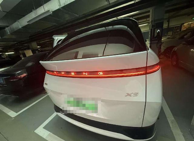 Pre-Owned XPeng X9 2024 Model 702 Ultra Long Range Max