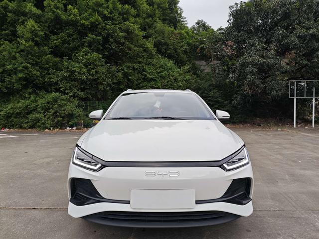 Pre-Owned BYD e2 2023 Luxury Model