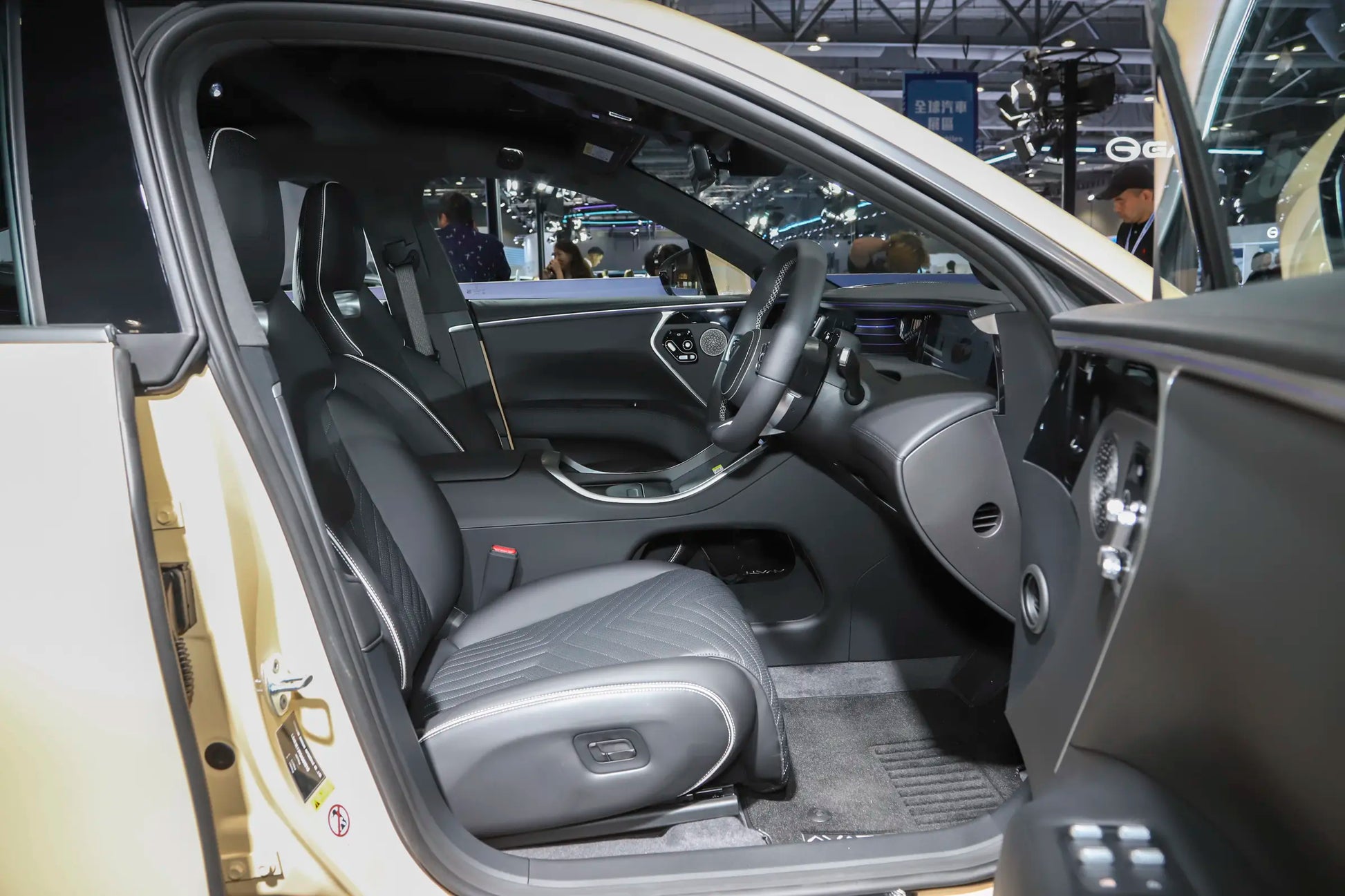 AVATR 11-Hybrid REEV