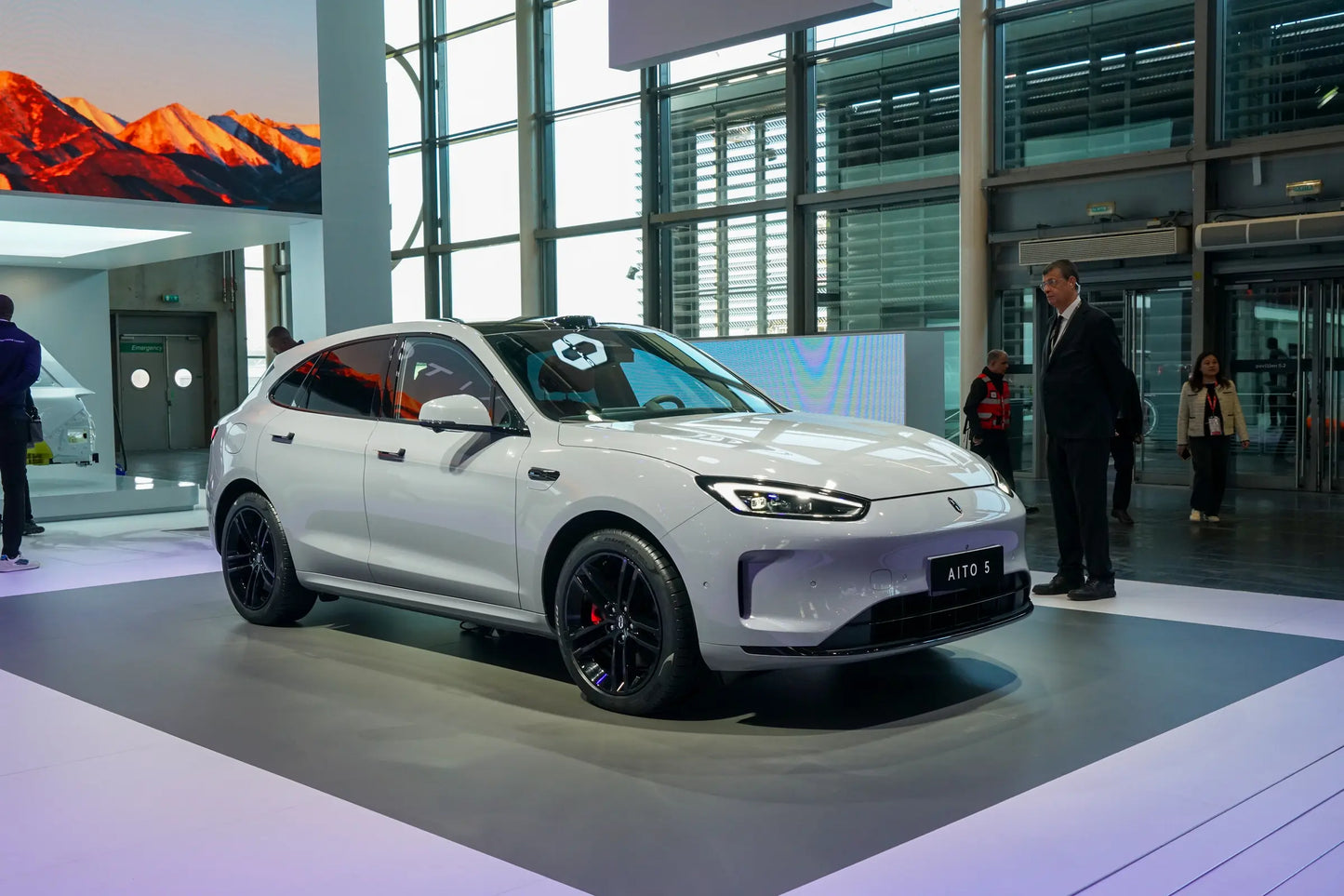 Seres Auto AITO M5-Hybrid REEV