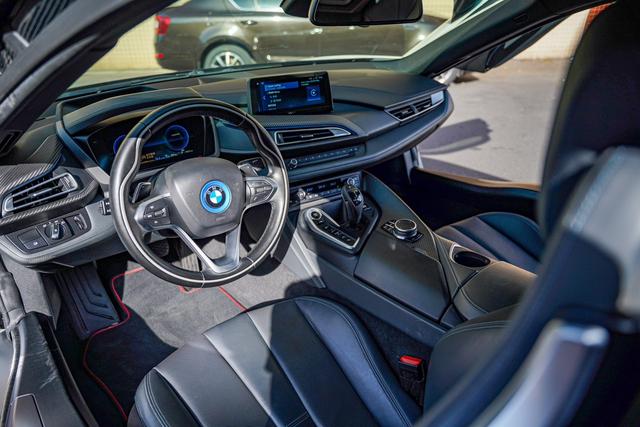 Certificated Pre-Owned BMW i8 2014 Standard Model -u21810842