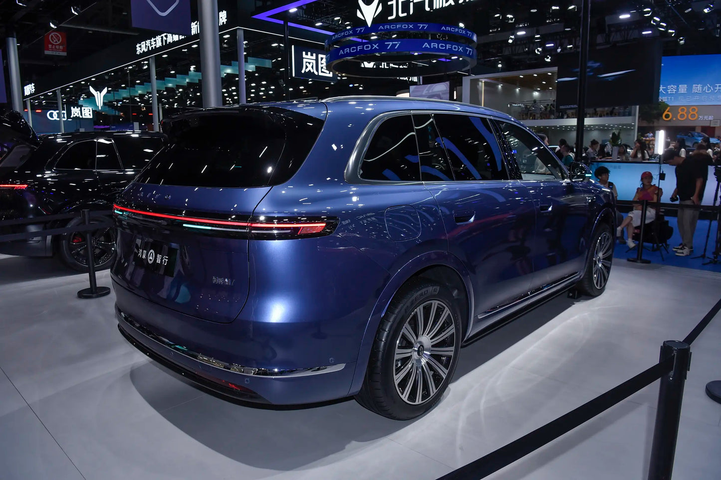 Seres Auto AITO M7-Hybrid REEV