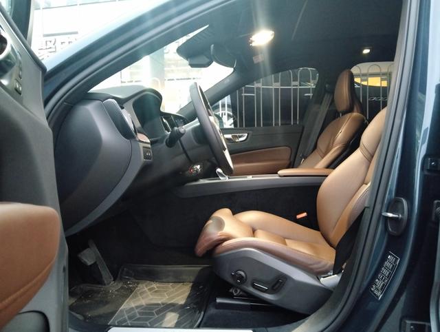 Certificated Pre-Owned Volvo XC60 PHEV 2025 T8 AWD Long-Range Inscription Luxury Edition -u22047367