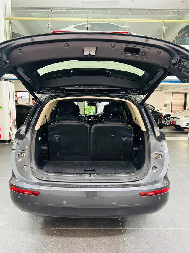 Pre - Owned 2022 Seres SF5 2WD Comfort Edition