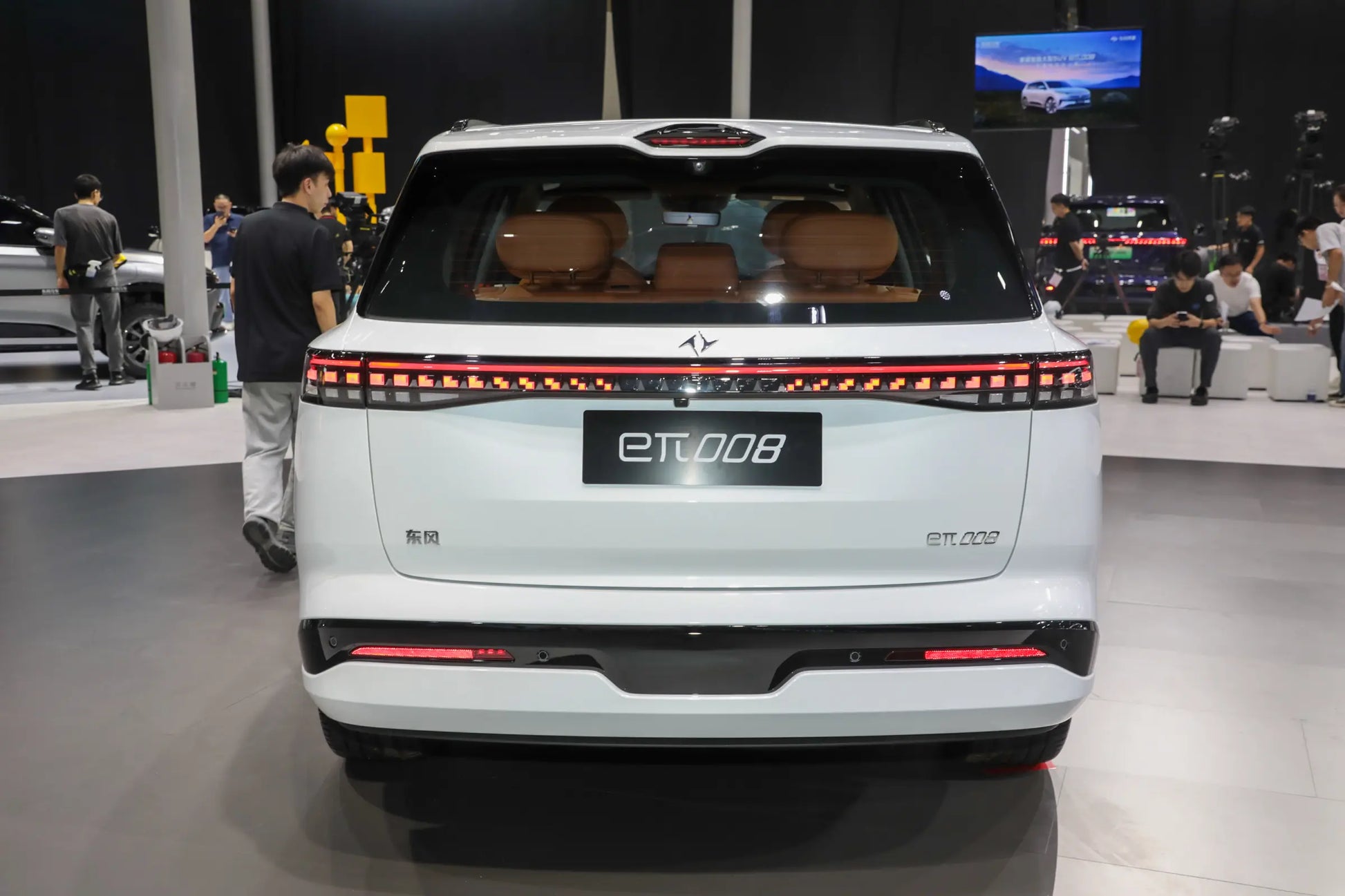 Dongfeng eπ008 -Hybrid REEV