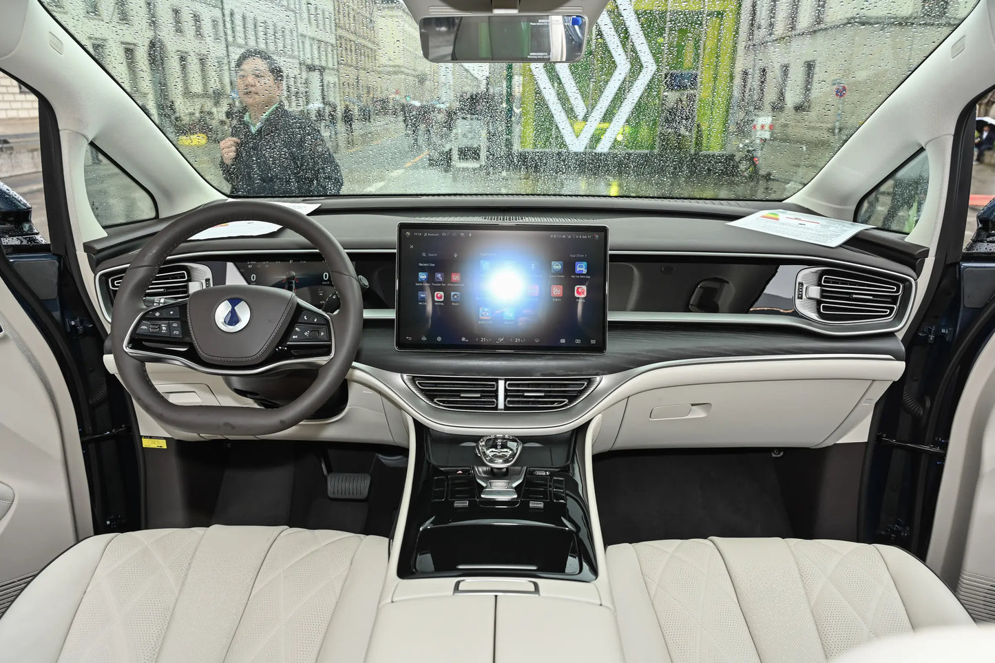 Denza Denza D9 DM -Hybrid PHEV