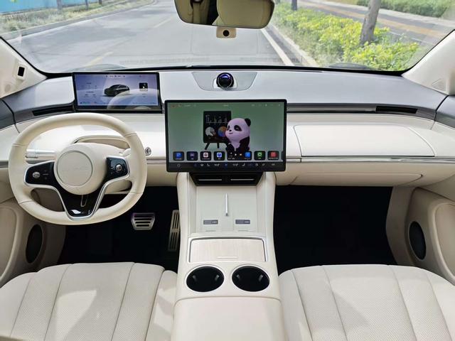 Certificated Pre-Owned Zhijie R7 2024 Extended Range 37kWh Pro Rear-Wheel Drive Version -u22095665