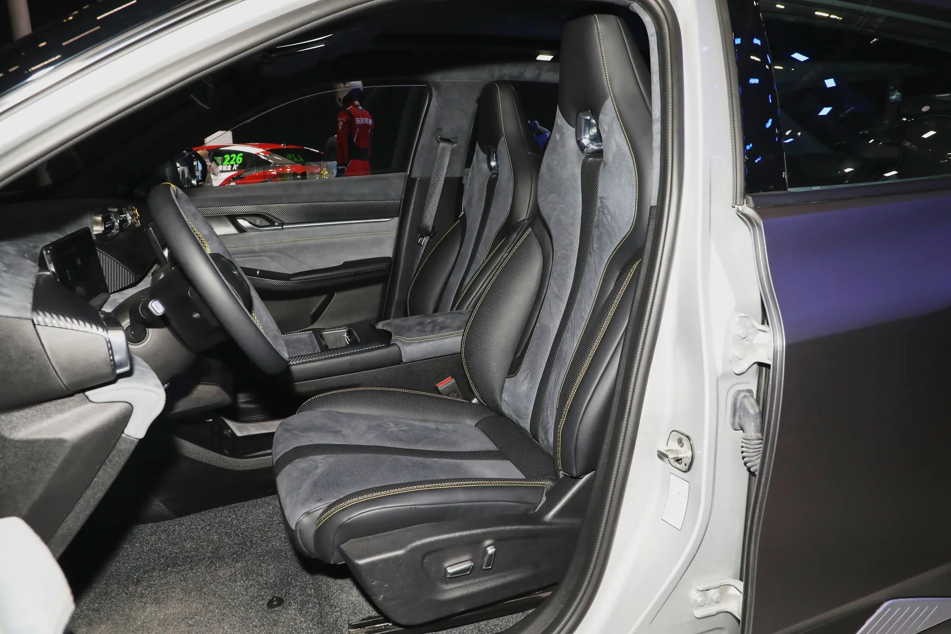 Dongfeng Fengshen L7 -Hybrid PHEV