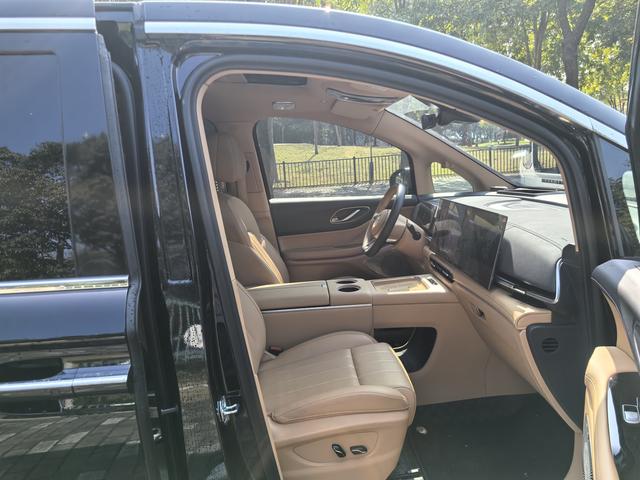 Certificated Pre-Owned VOYAH Dreamer PHEV 2025 4WD Premium Kunpeng Edition -u21917058