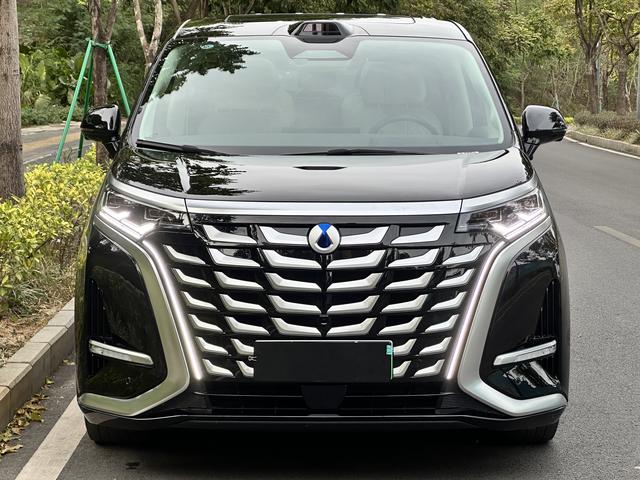 Certificated Pre-Owned Denza D9 DM 2025 Intelligent Driving Edition 1020 4WD Flagship Model -u22099247