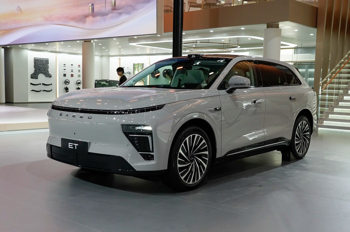 Exeed Stellar Era ET-Hybrid REEV