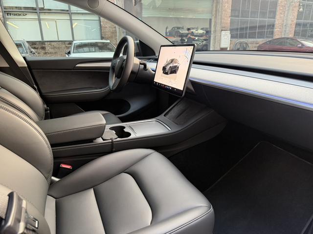 Pre-Owned Model Y 2024 Rear-Wheel Drive Version