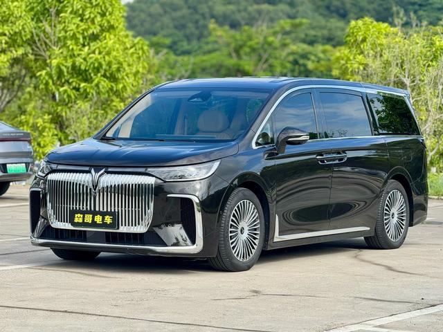 Certificated Pre-Owned VOYAH Dreamer PHEV 2025 Four-wheel Drive Flagship Kunpeng Edition -u22066882