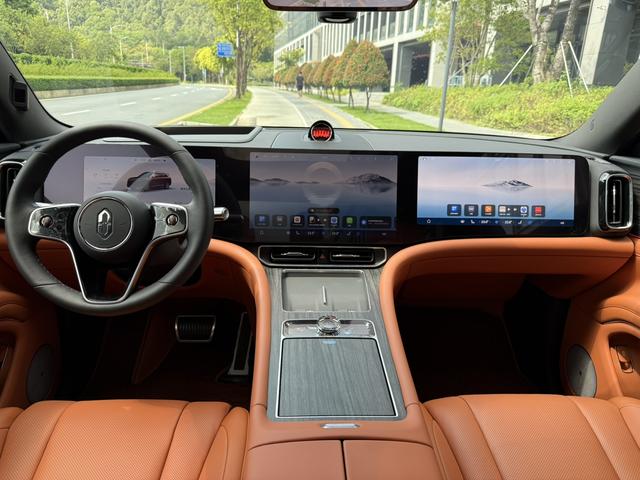 Certificated Pre-Owned Wenjie M9 2025 Extended-Range Ultra Six-Seater Edition -u22016059