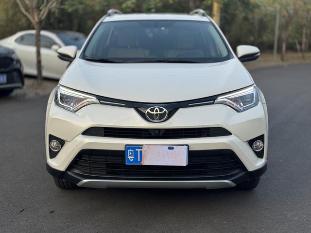 Certificated Used FAW Toyota RAV4 Rongfang 2016 2.0L CVT Two-Wheel Drive Zhishang Version