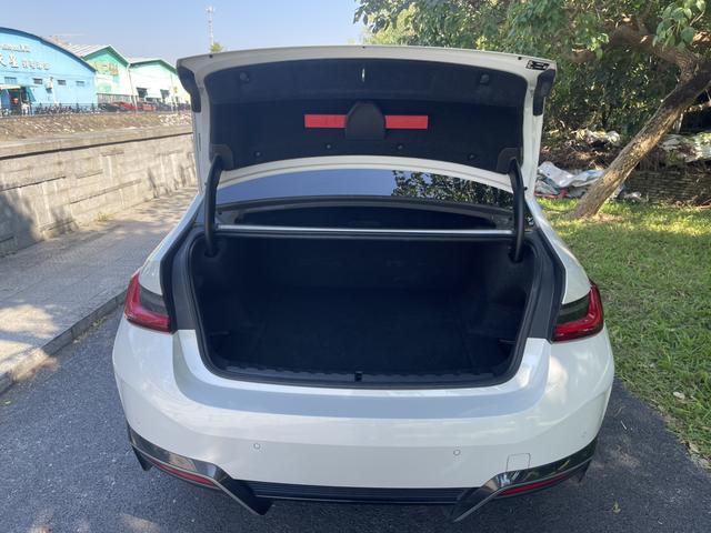 Pre-Owned BMW i3 2023 Model eDrive 40 L Yaoye Sports Package