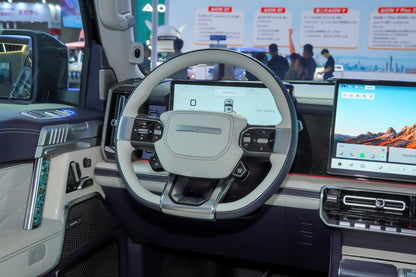 M-Hero 917-Hybrid REEV