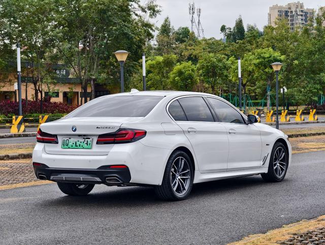 Certificated Pre-Owned BMW 5 Series PHEV 2022 535Le Luxury Package -u22038566