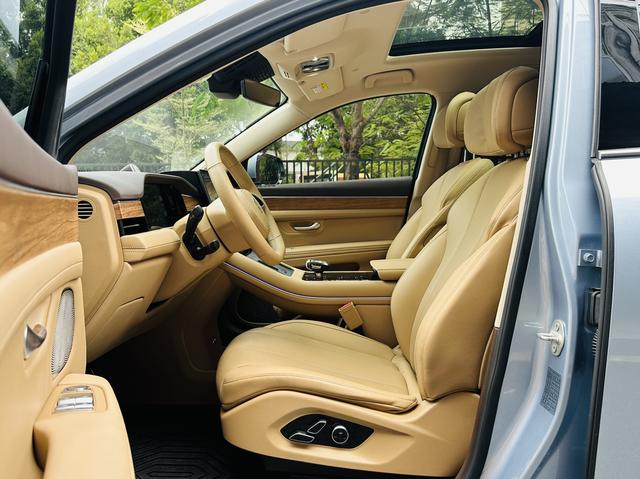 Pre - Owned 2024 AITO M7 Plus Five - seat Rear - wheel Drive Edition