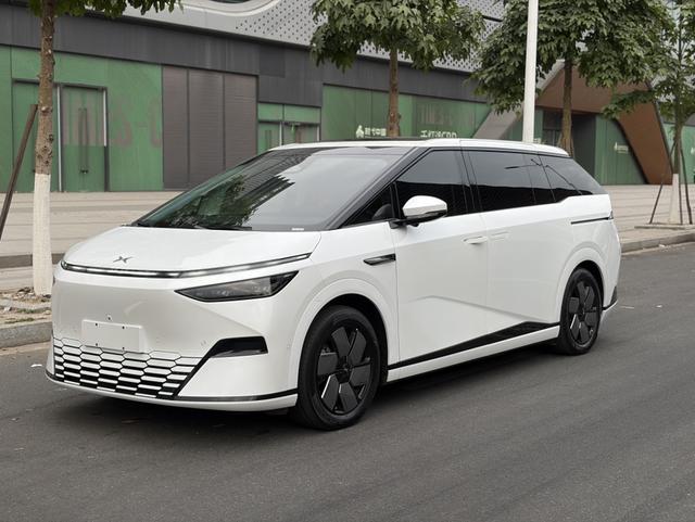 Certificated Pre-Owned XPENG X9 2024 Edition 702 Ultra-Long Range Prou21718759