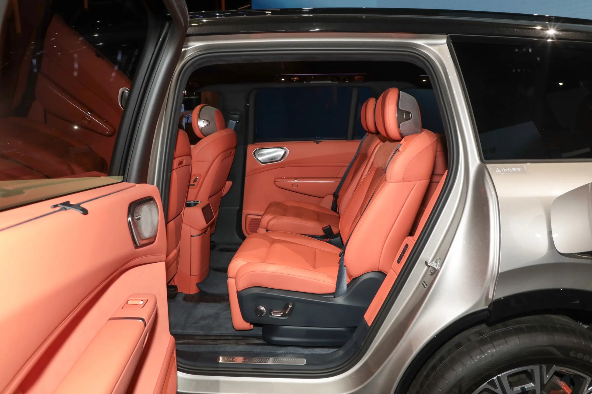 Lynk & Co Lynk & Co 900 -Hybrid PHEV