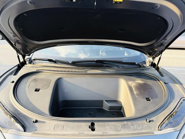 Pre-Owned 2024 Zhijie R7 Pure Electric 100kWh Ultra 4WD Version