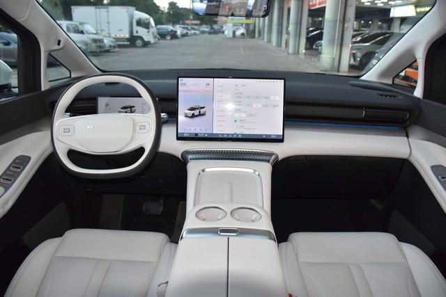 Certificated Pre-Owned XPENG X9 2024 702 Ultra Long Range Max-u21879015