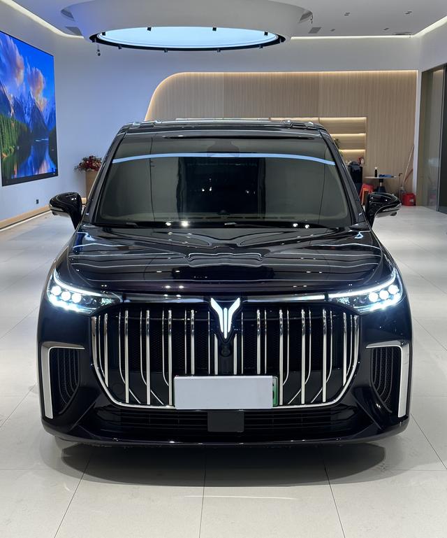 Certificated Used VOYAH Dreamer PHEV 2024 Ultra-Long Range Flagship Edition