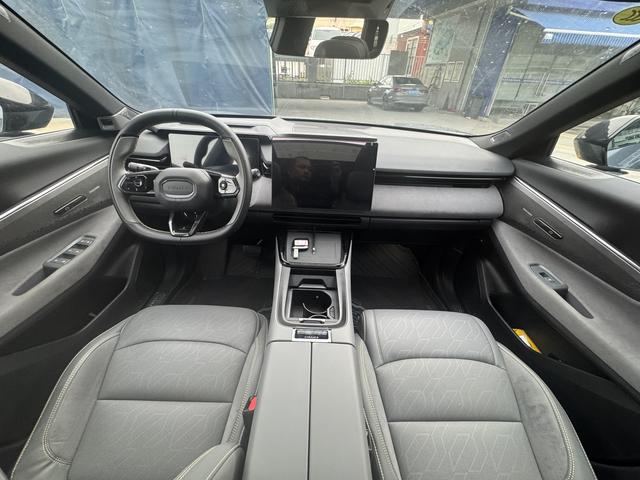 Certificated Pre-Owned Lynk & Co 08 EM-P 2025 245 Ultra Long Range Halo -u22064258