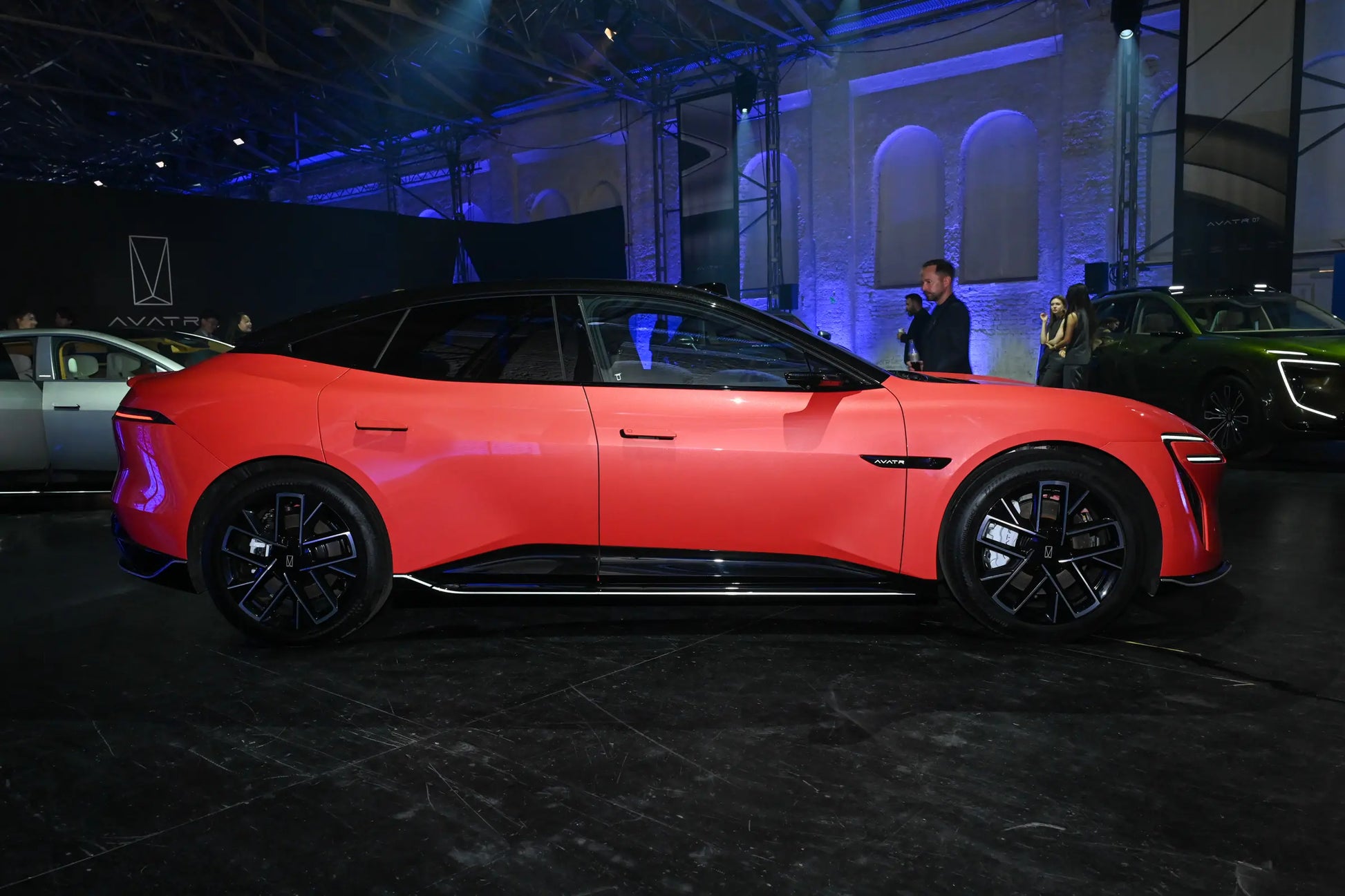 AVATR 06-Hybrid REEV