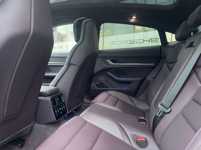 Pre-Owned 2024 Porsche Taycan 4