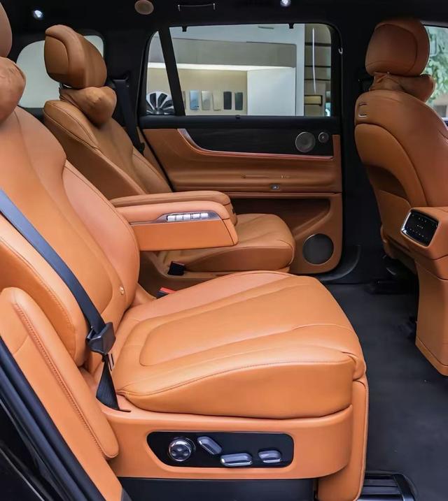 Certificated Pre-Owned Wenjie M9 2024 Extended-Range Ultra Six-Seater Edition -u22072066