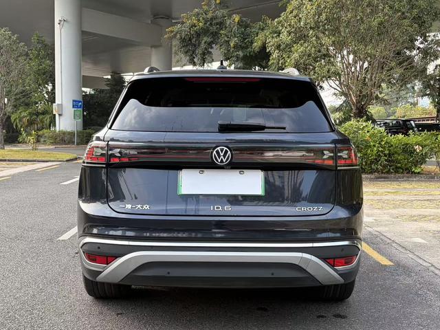 Pre-Owned Volkswagen ID.6 CROZZ 2024 PURE Edition