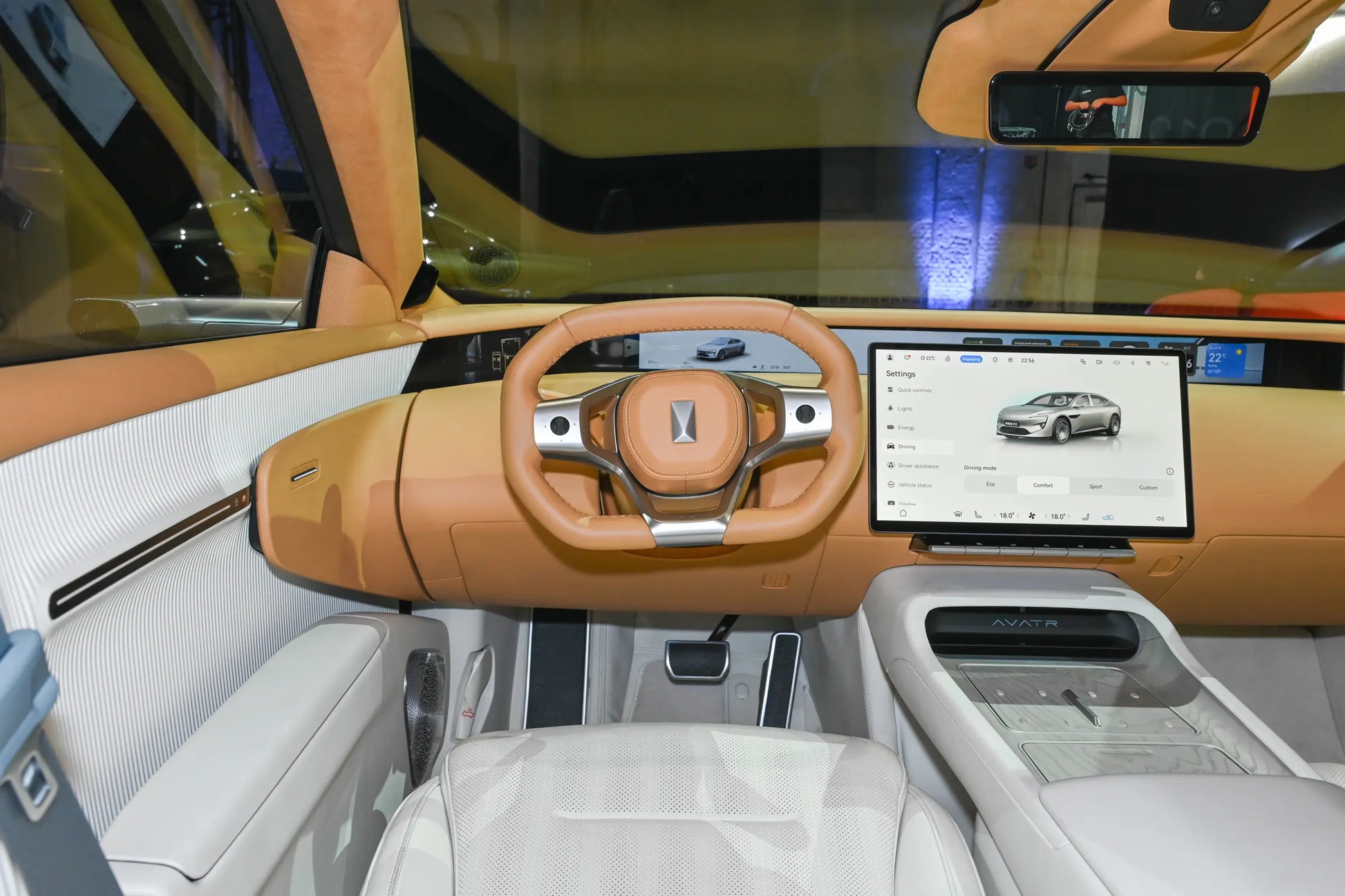 AVATR 12-Hybrid REEV