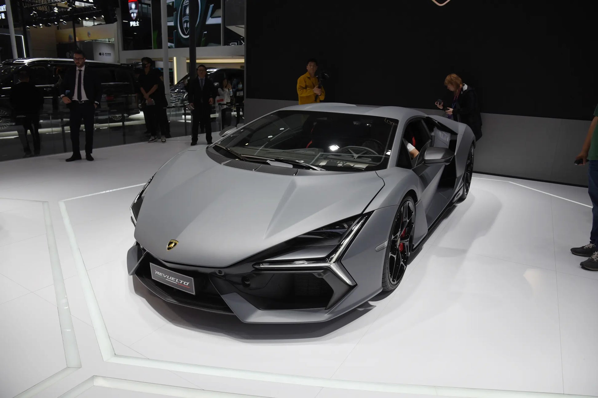 Lamborghini Revuelto -Hybrid PHEV