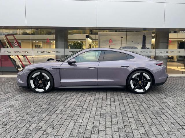 Pre-Owned 2024 Porsche Taycan 4