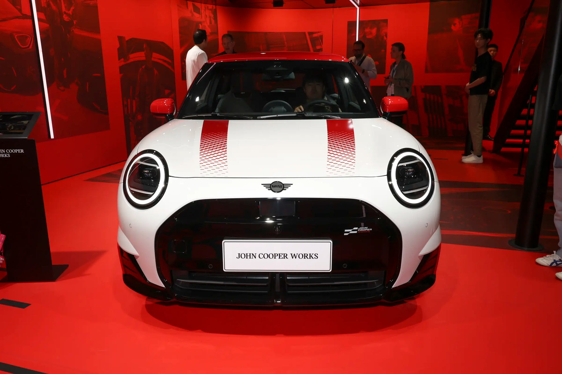 Spotlight Electric MINI JCW