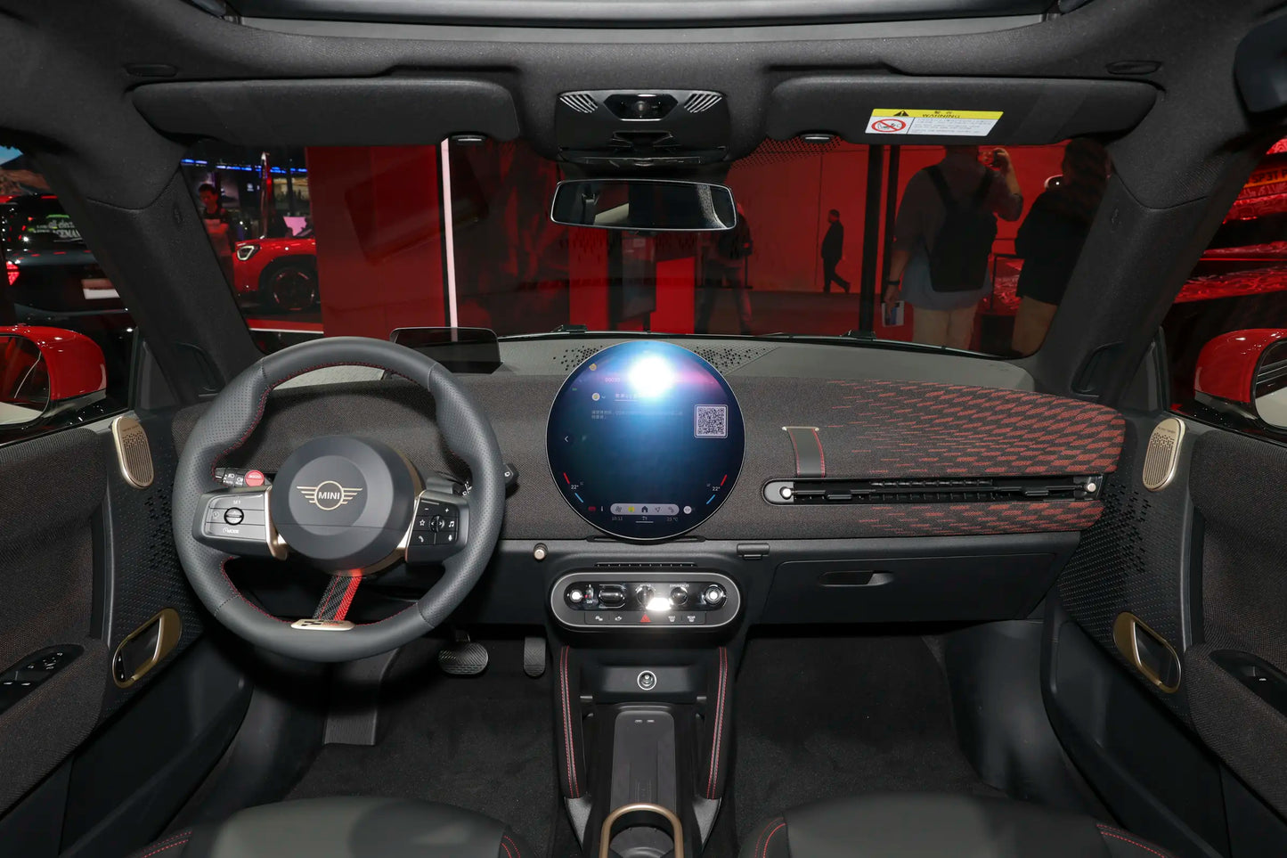 Spotlight Electric MINI JCW