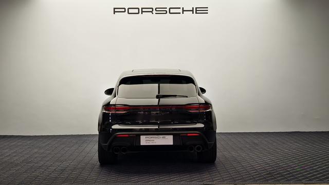 Certificated Pre-Owned Porsche Macan 2.0T 2023 Model - u22258773
