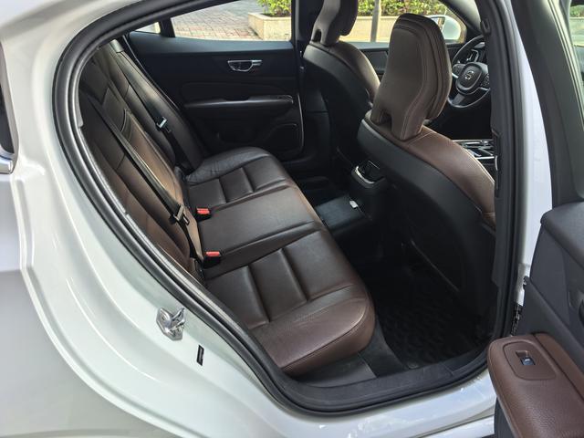 Certificated Pre-Owned Volvo S60 PHEV 2022 T8 E-Drive Hybrid AWD Inscription Luxury Edition -u22001729