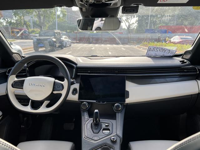 Certificated Pre-Owned Lynk & Co 01 EM-P 2023 1.5TD EM-P Dawn Edition -u21728731