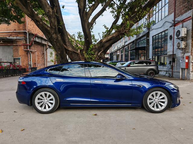Pre-Owned Tesla Model S 2017 Model 75D Standard Range Version