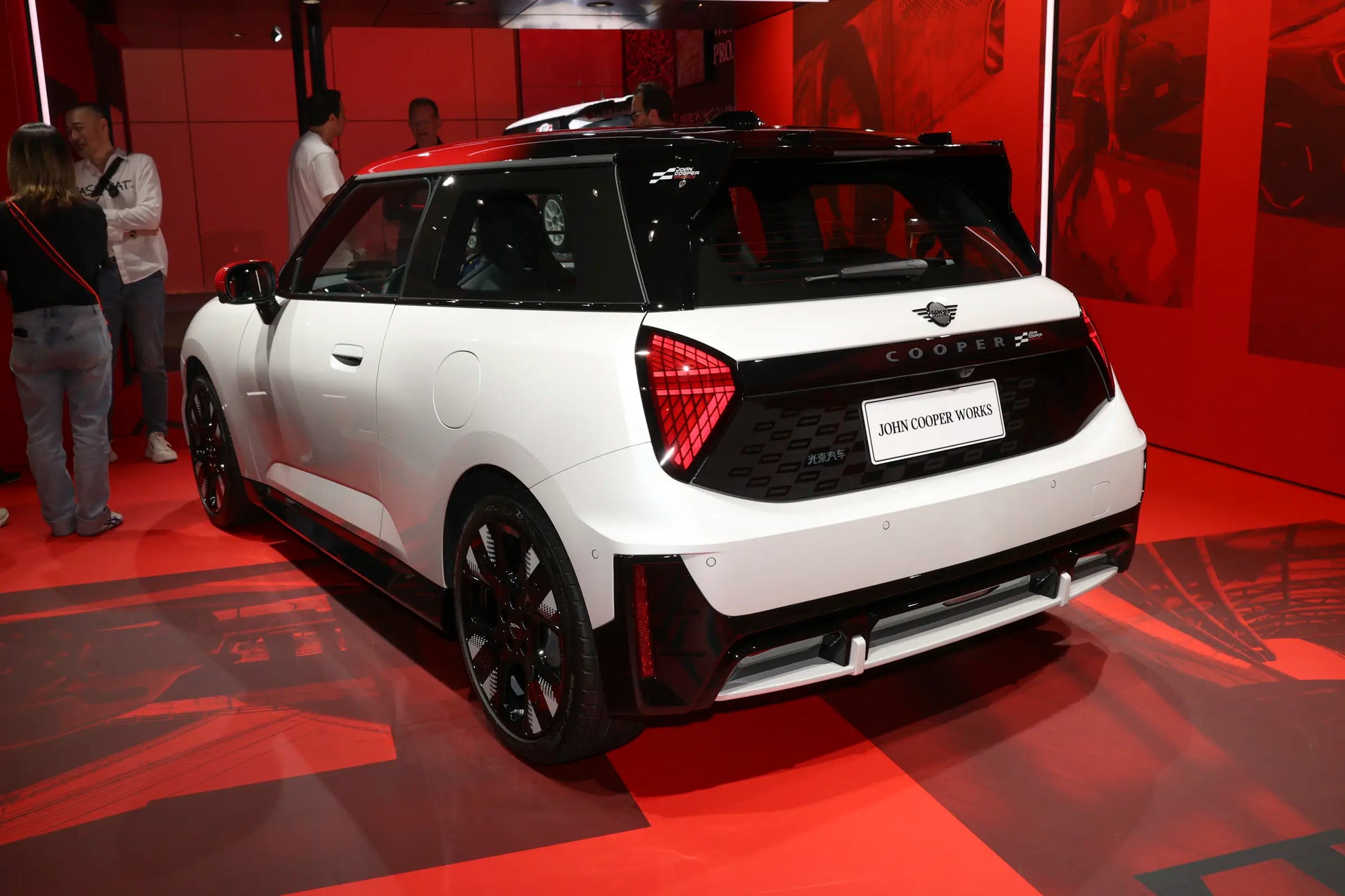 Spotlight Electric MINI JCW