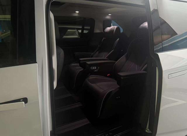 Pre-Owned XPeng X9 2024 Model 702 Ultra Long Range Max