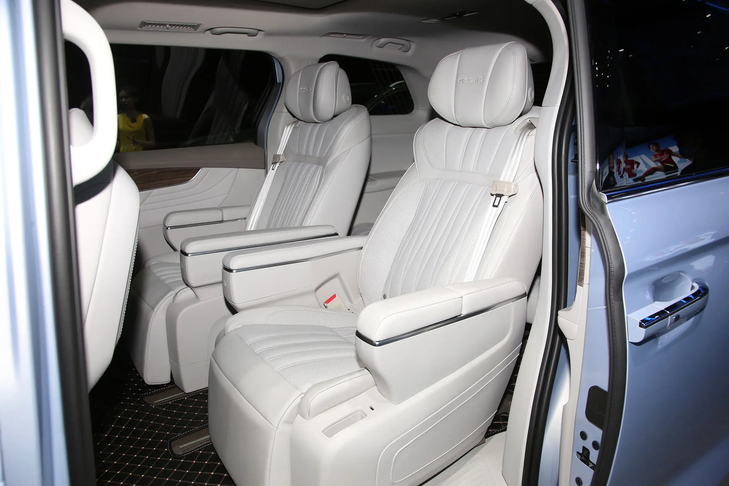 SAIC Motor Roewe iMAX8 EV