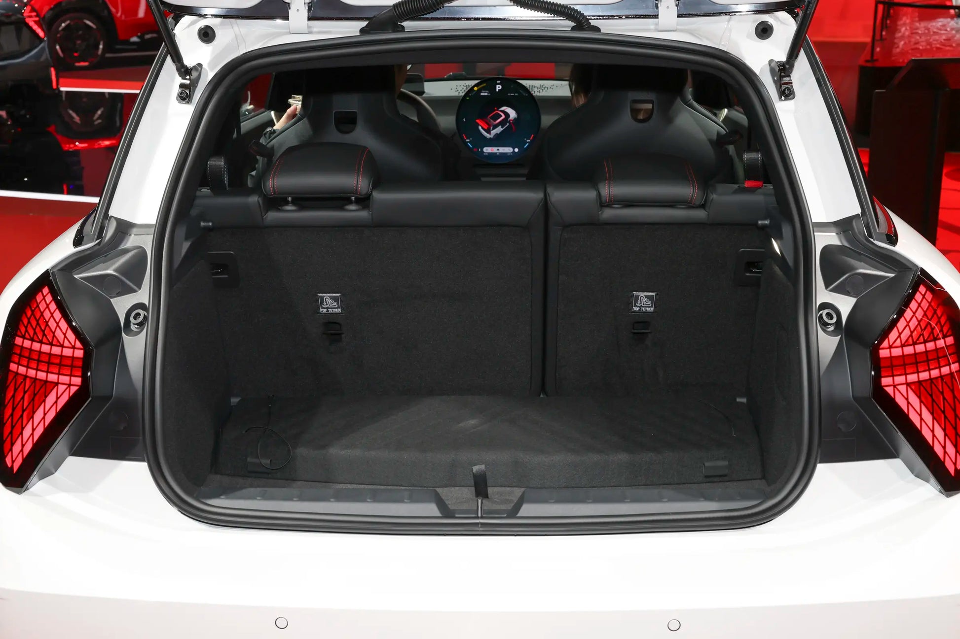 Spotlight Electric MINI JCW