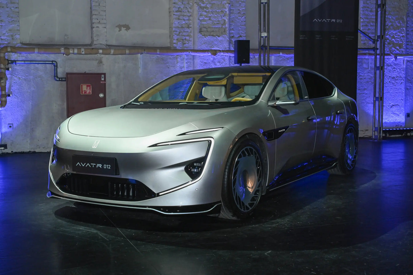 AVATR 12-Hybrid REEV