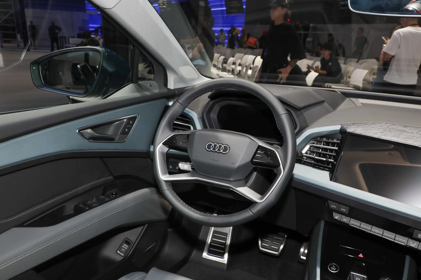 SAIC Audi Q5 e-tron