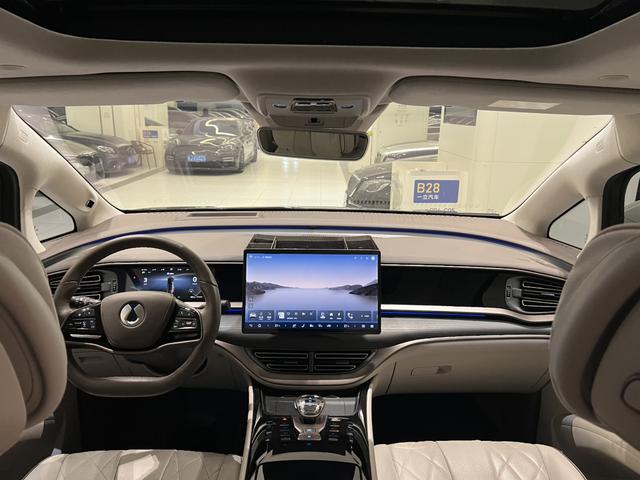 Certificated Pre-Owned Denza D9 DM 2022 970 4WD Flagship Edition -u22085300