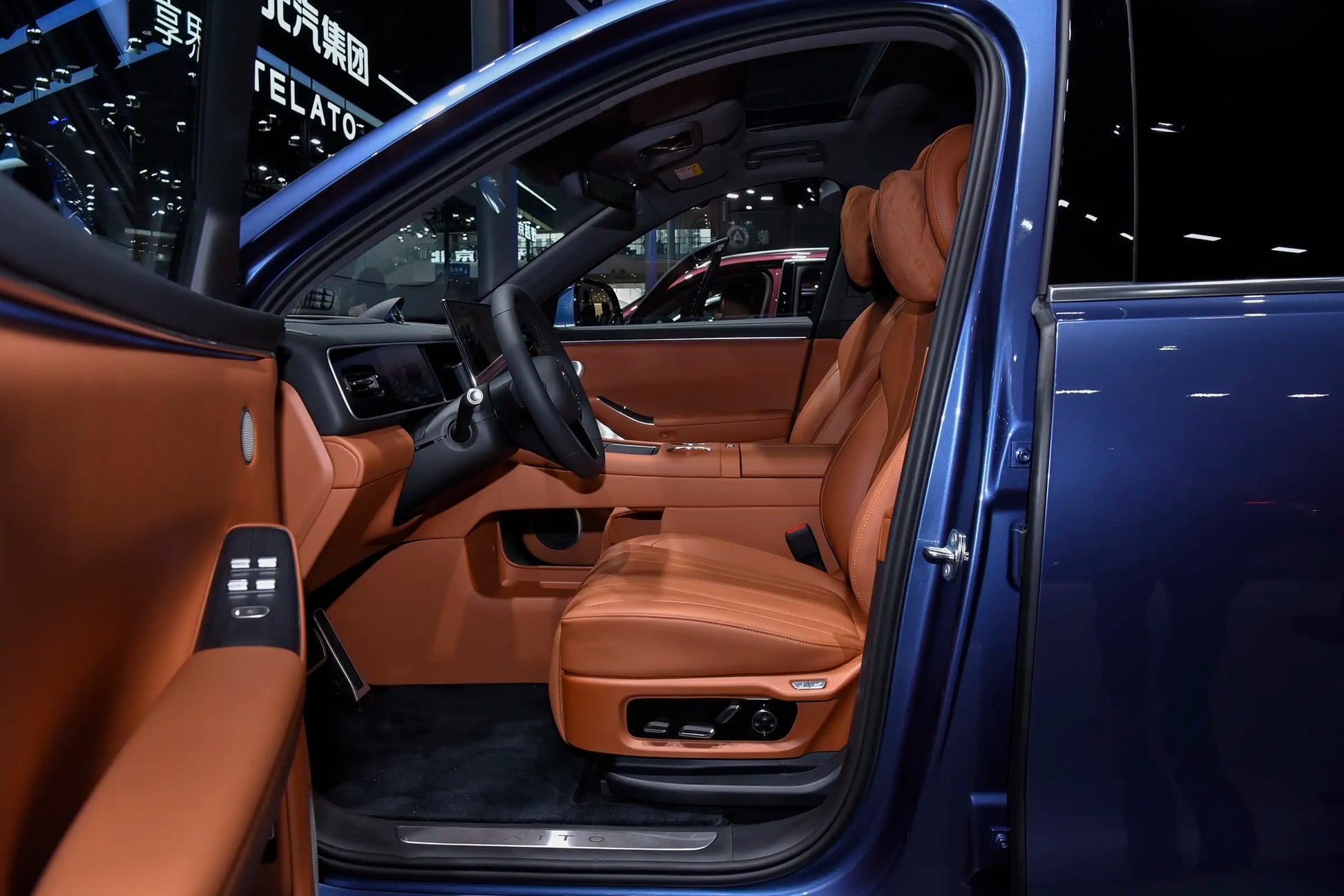 Seres Auto AITO M7-Hybrid REEV